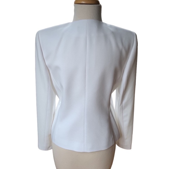 Kasper Lined white jacket with silver “studding” on the front - Picture 2 of 8